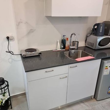 דירת זוּגַג מפנקת עם מרפסת משגעת ונוף למפרץ. Apartamento Eilat Exterior foto